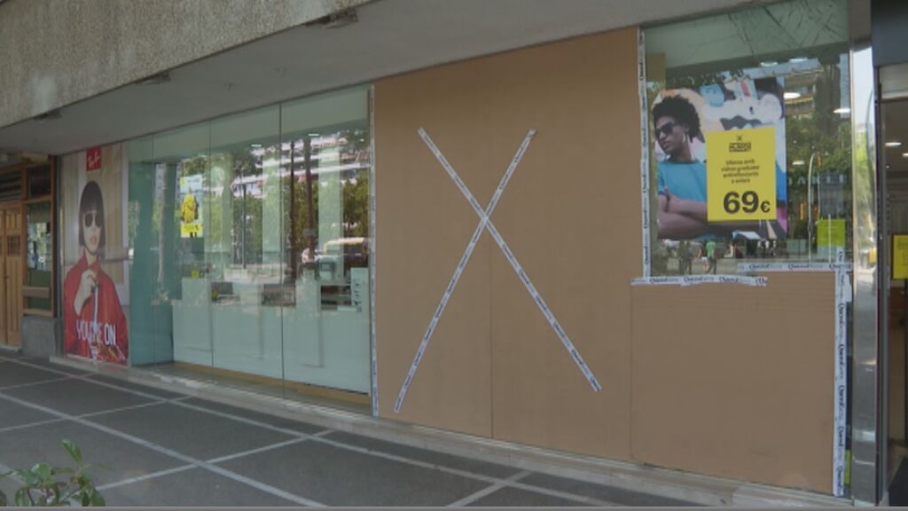 Tres robos con alunizaje en pocos días contra una famosa óptica de Barcelona