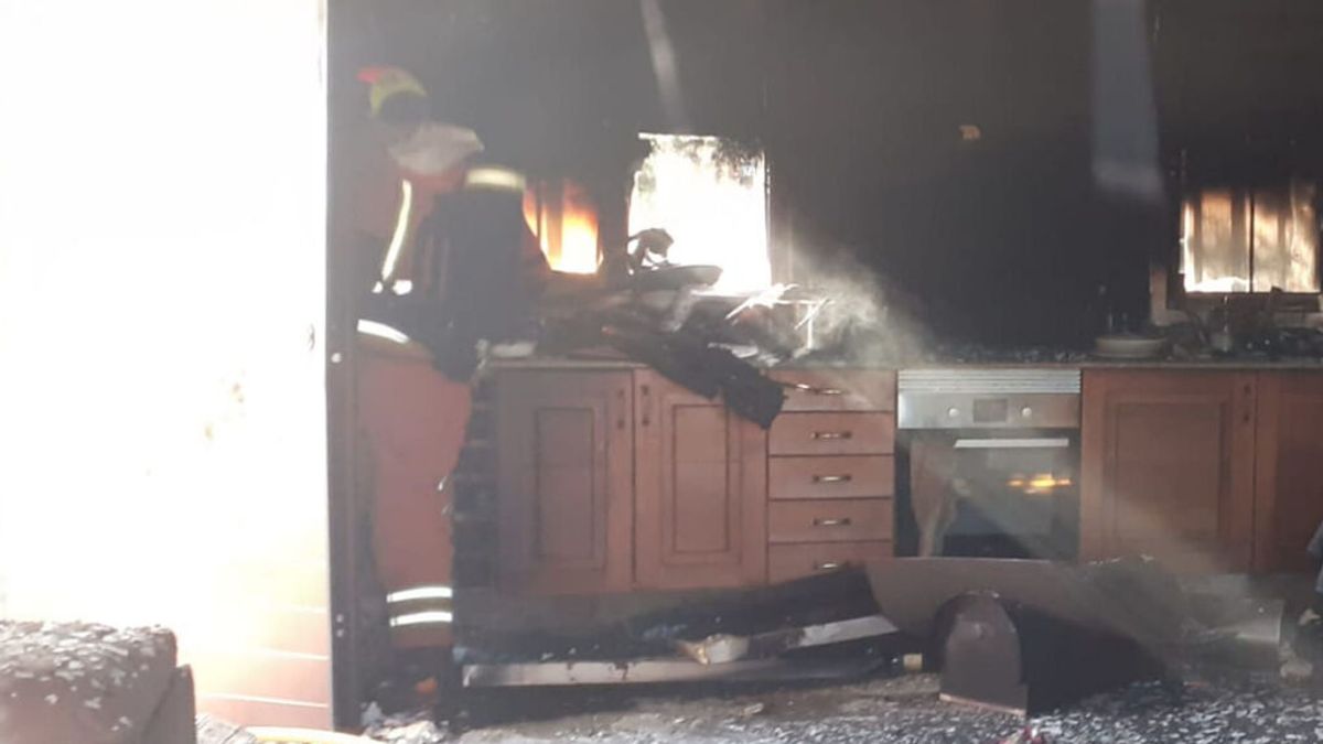 Muere una persona en el incendio de una vivienda en Alzira Muere una persona en el incendio de una vivienda en Alzira