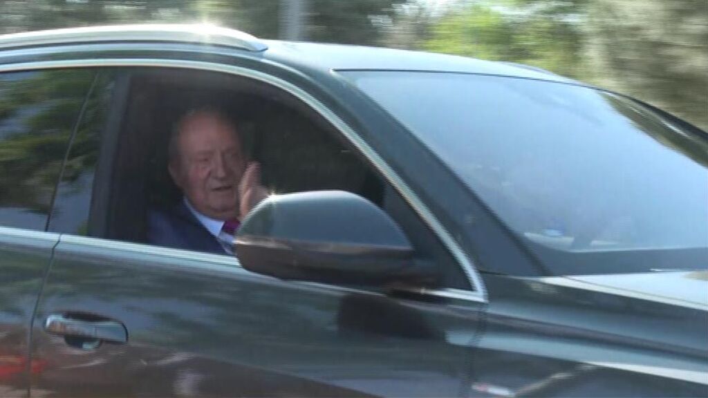 El rey emérito llega a Madrid para verse con su hijo Felipe en una cita incómoda