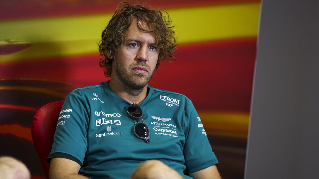 Roban al piloto Sebastian Vettel en Barcelona y él los persigue en patinete