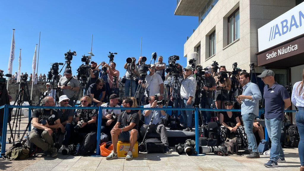 220523 medios visita rey