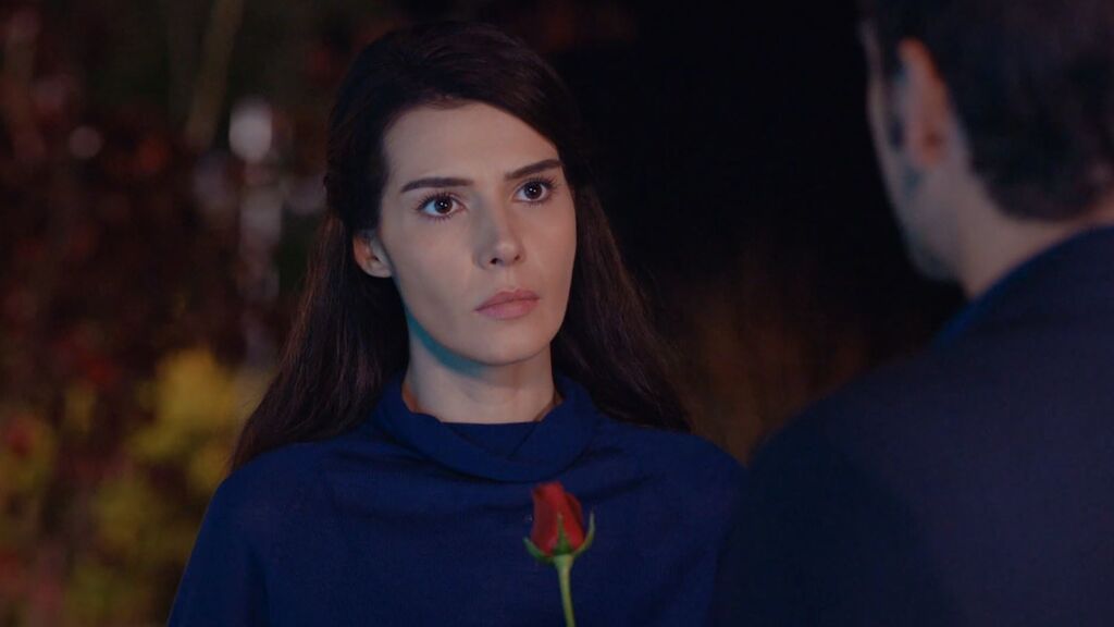 Avance: Kerem se confiesa a Elif