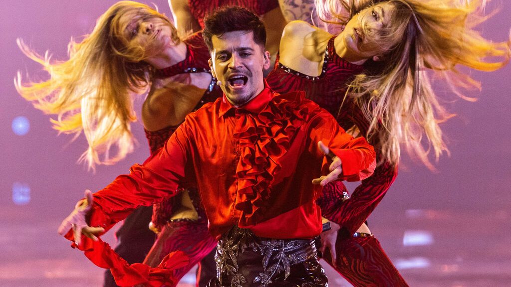 El fenómeno ‘Llámame’, la canción de Rumanía en Eurovisión, llega a España con su cantante “estrella” en los medios