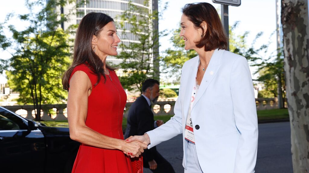 Los brazos musculados de la reina Letizia