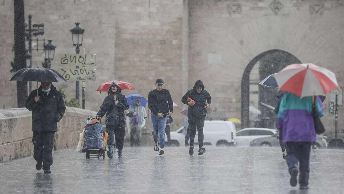 El intenso calor da paso a las lluvias y tormentas generalizadas en la Comunidad Valenciana El intenso calor da paso a las lluvias y tormentas generalizadas en la Comunidad Valenciana