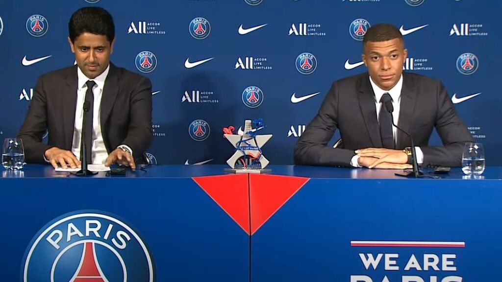 Rueda e prensa de Mbappé y el presidente del PSG