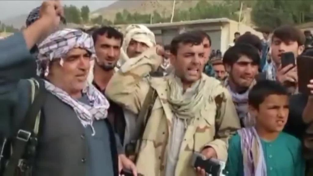 La resistencia sigue luchando contra los talibanes en Afganistan