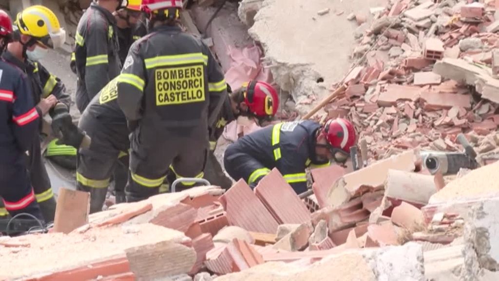 Hallan sin vida a un menor de 15 años bajo los escombros del edificio colapsado en Peñíscola