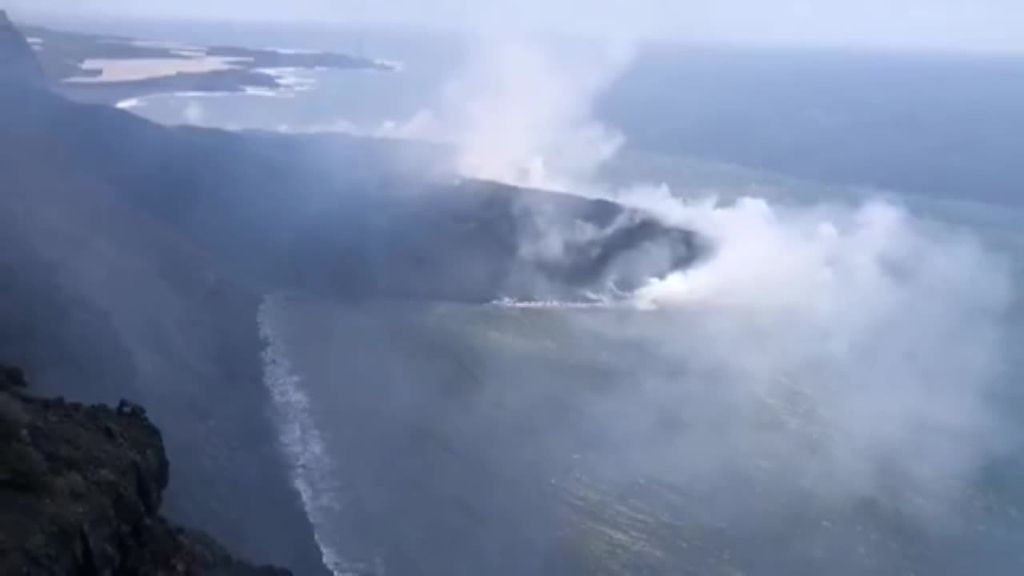 La lava del volcán de La Palma gana nueve hectáreas al mar