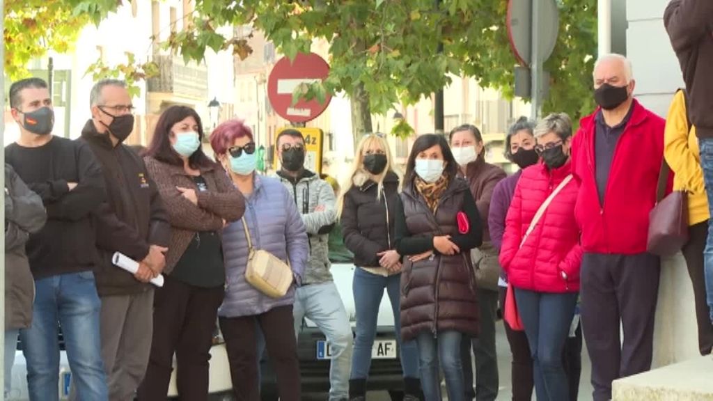 Indignación y rabia en las concentraciones en solidaridad con la víctima de la agresión sexual en Igualada