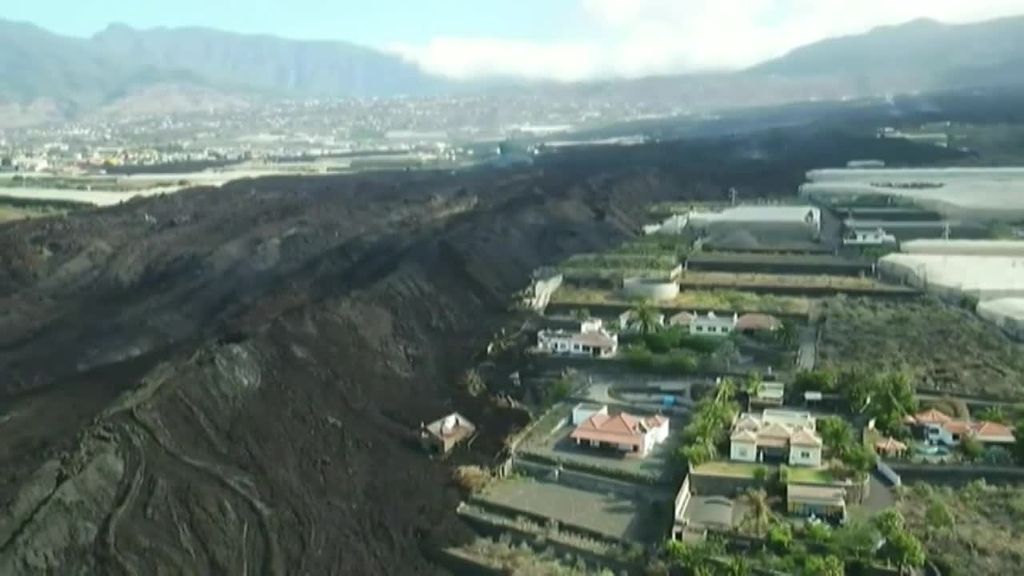 El volcán da signos de agotamiento, pero se resiste al final de la erupción: así está transformando La Palma