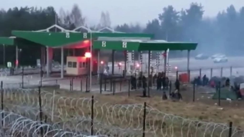 Crisis migratoria en Bielorrusia:  Lukashenko traslada a más de 4.000 personas a un almacén