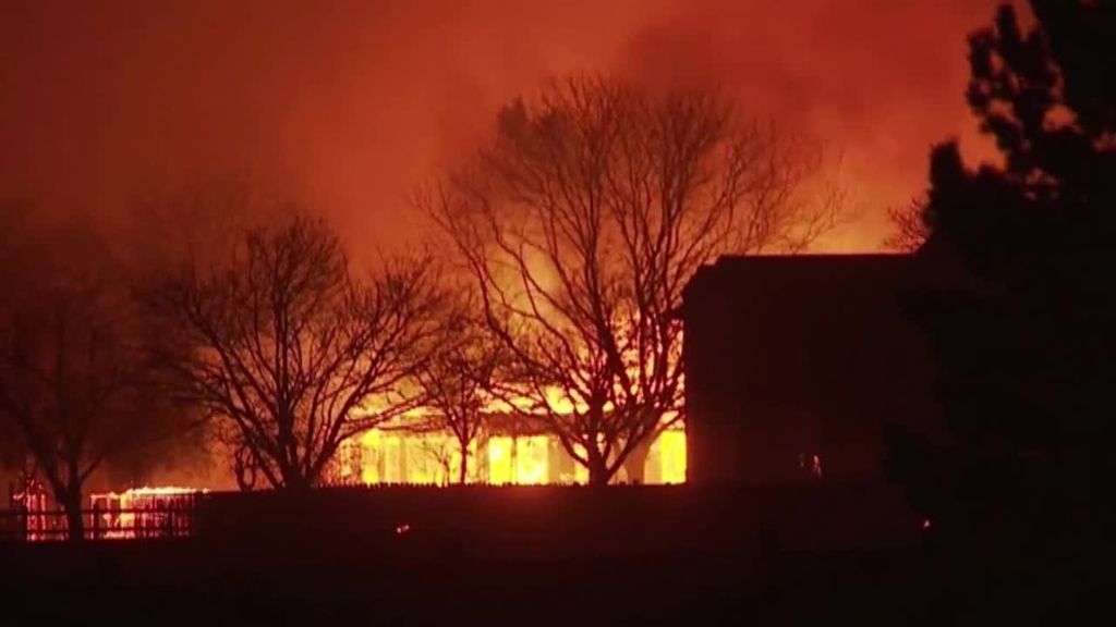 Colorado en llamas: Más de 30.000 evacuados por los incendios forestales