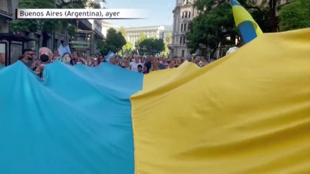 Cientos de manifestaciones recorren Europa contra la guerra en Ucrania