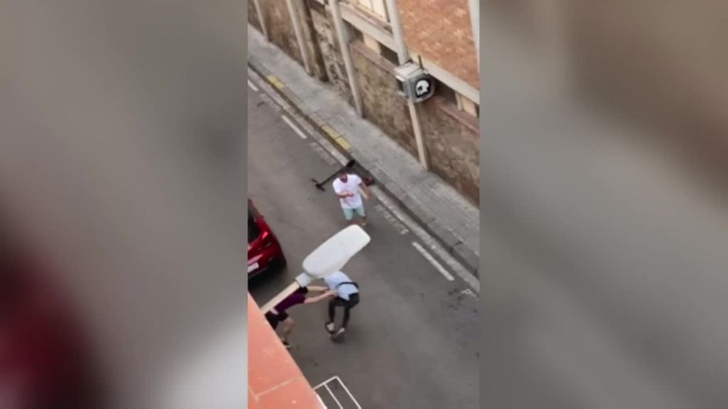 Tres turistas propinan una paliza a un policía en Barcelona al confundirlo con un ladrón