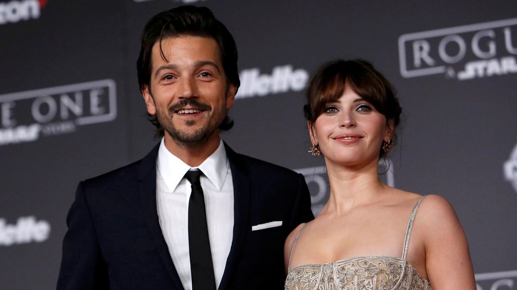 Dos de los protagonistas en el photocall