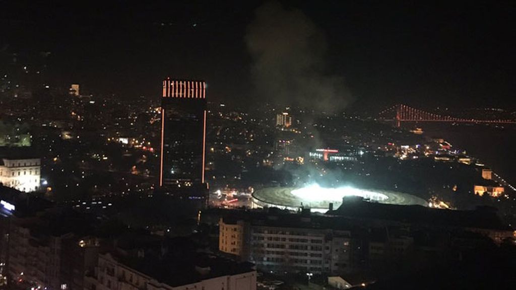 Atentado con coche bomba en Estambul