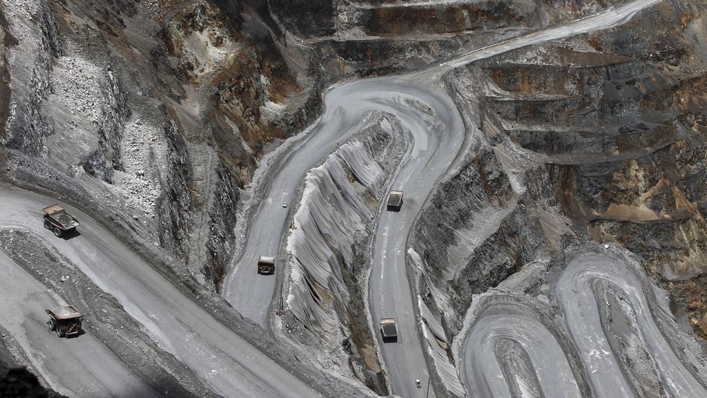 Vista aérea de una mina a cielo abierto