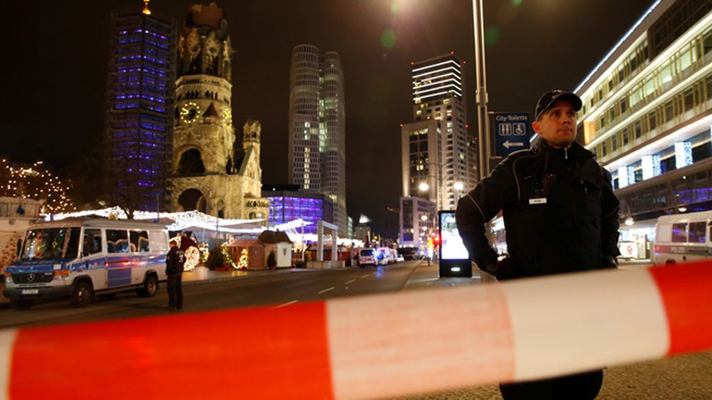Un camión arrolla a varias personas en un mercado navideño de Berlín
