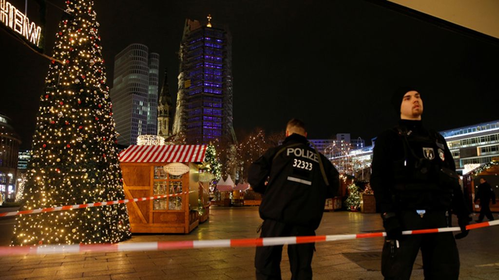 Un camión arrolla a varias personas en un mercado navideño de Berlín