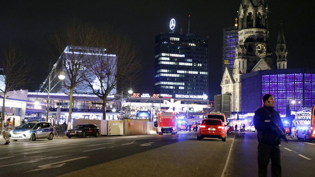 Un camión arrolla a varias personas en un mercado navideño de Berlín
