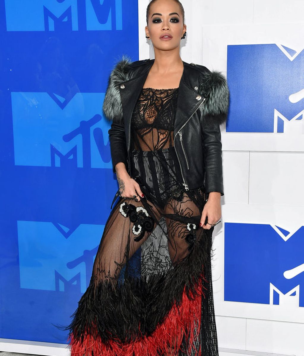 Beyoncé con Blue Ivy, Kim, Britney, Nicki, Naomi... las chicas no faltan a los 'MTV'
