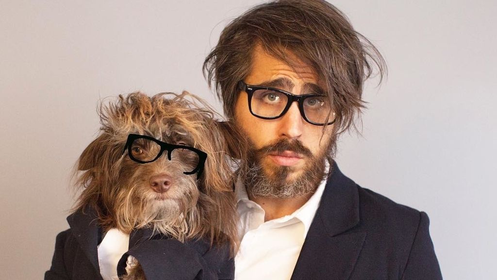 Topher y Rosenberg son tan parecidos...¡que hasta se visten igual!