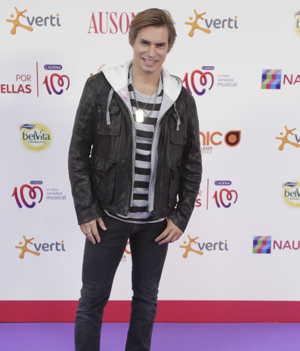 La alfombra rosa del concierto de Cadena 100 'Por ellas': Los looks de los famosos