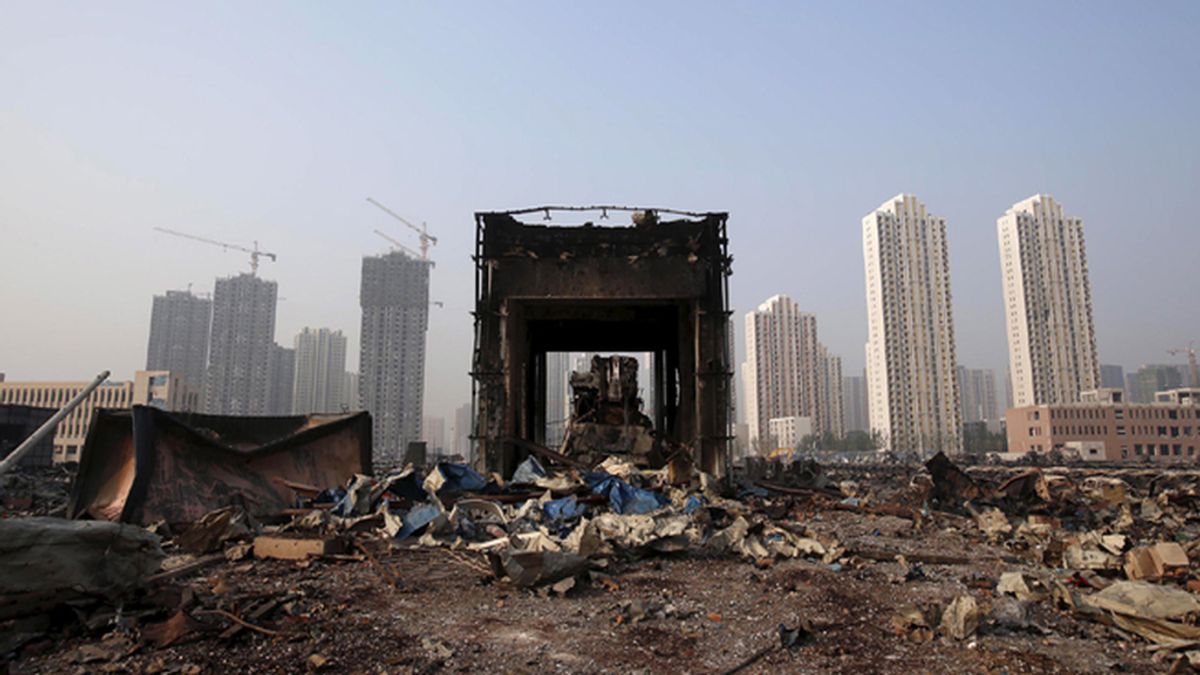 Un edificio derruido tras las explosiones en Tianjin, China