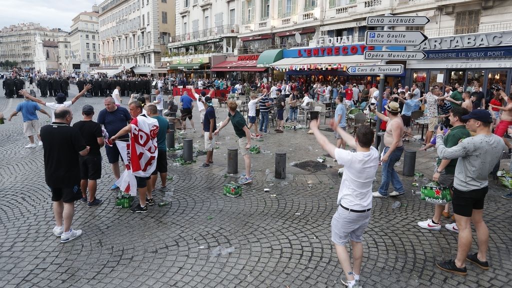 Pelea ingleses y rusos
