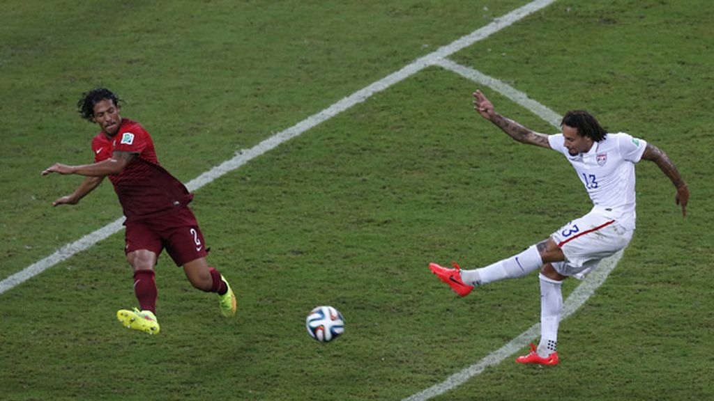 Jermaine Jones avisó con sus disparos fuera del área