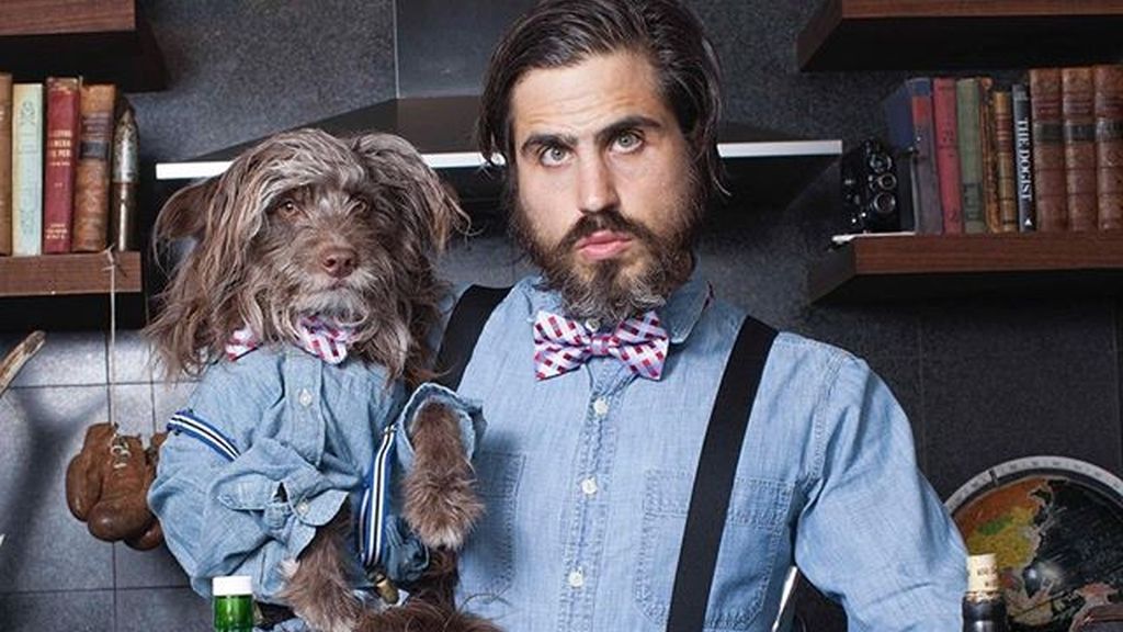 Topher y Rosenberg son tan parecidos...¡que hasta se visten igual!