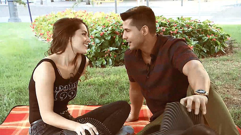 Jenny se queda anonadada con los ojos y los besos de Iván