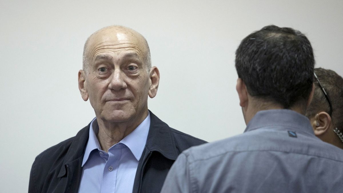 Condenado por aceptar sobornos el ex primer ministro israelí Ehud Olmert