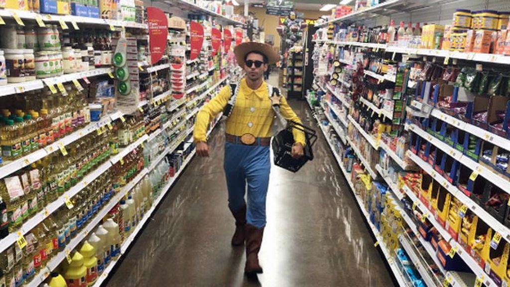 Miguel Ángel Silvestre: "Woody va a hacer la compra por ti #Halloween"