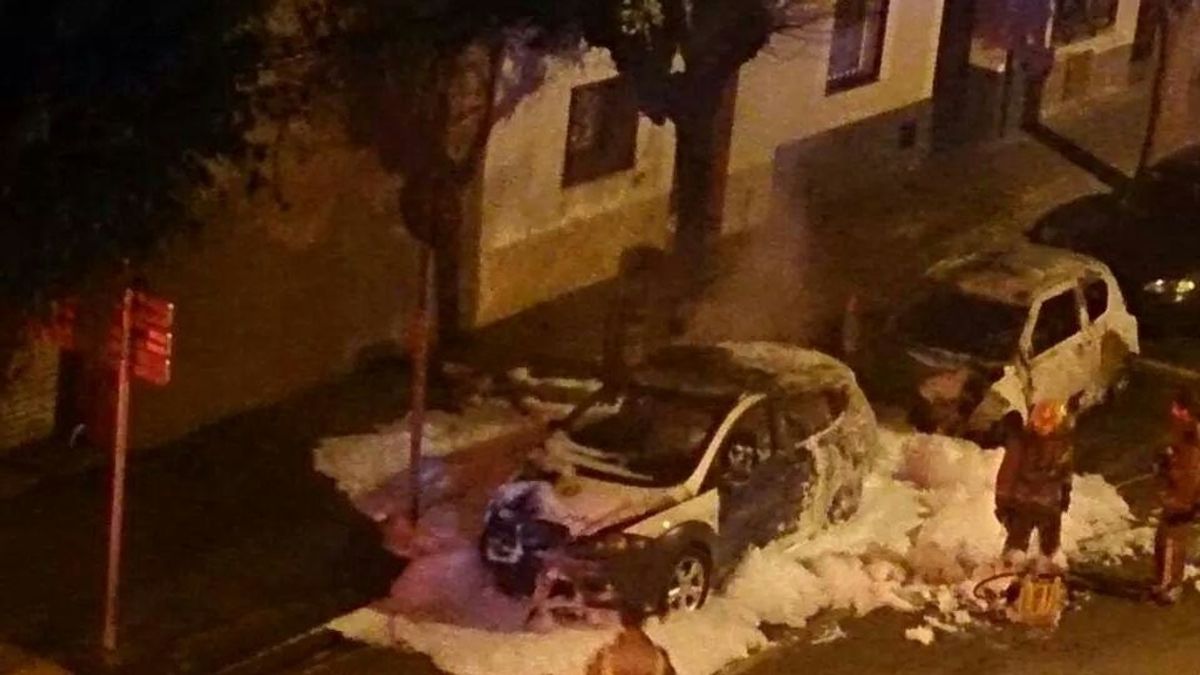 Cuatro detenidos por incendiar el coche de una policía local en Pallejà