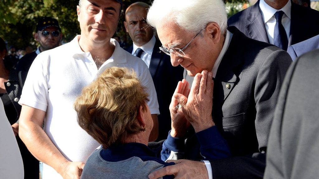 El presidente de Italia acude al funeral de las víctimas del terremoto