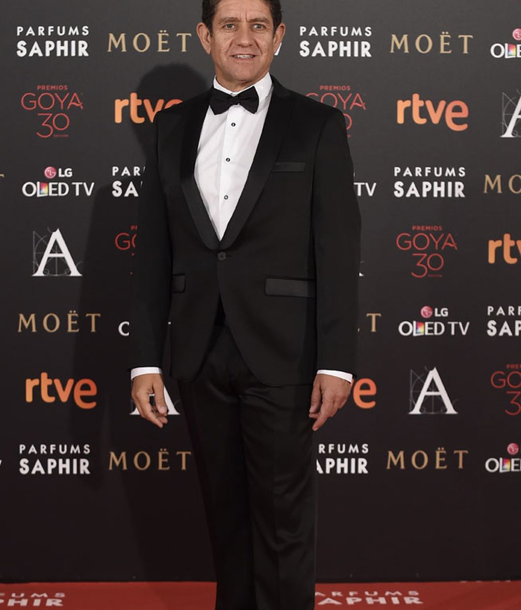 Pedro Casablanc, de negro y blanco