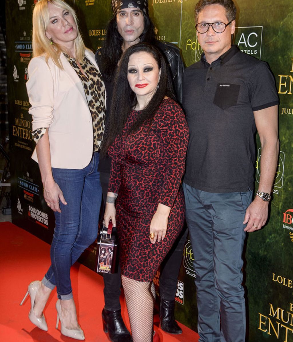 Alaska, Topacio, Mario e Israel Cotés, juntos en el estreno