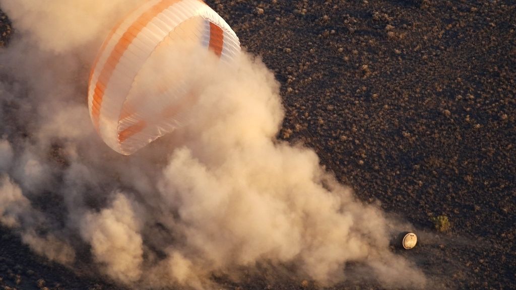 Regresa a la Tierra la tripulación de la EEI