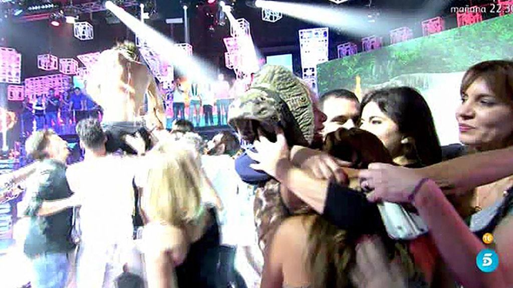 Jorge celebra su triunfo por todo lo alto