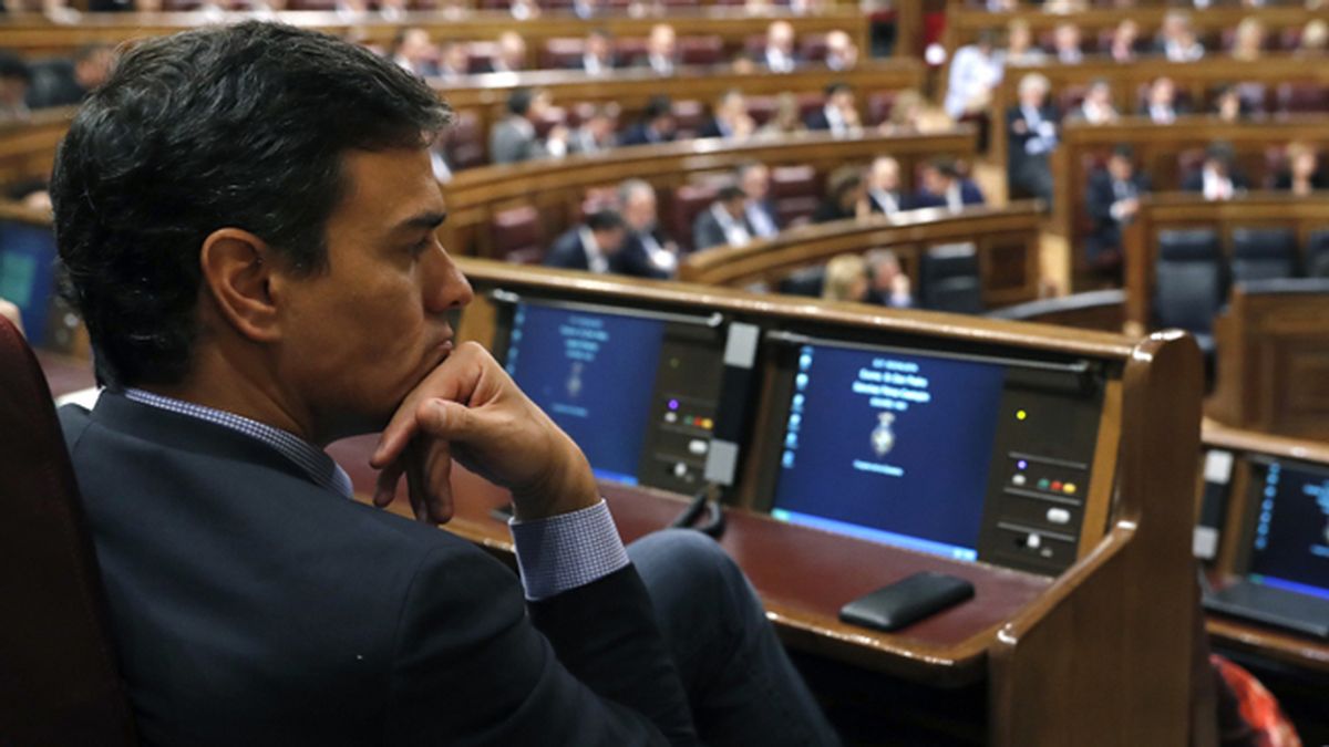 Pedro Sánchez, durante la investidura de Mariano Rajoy