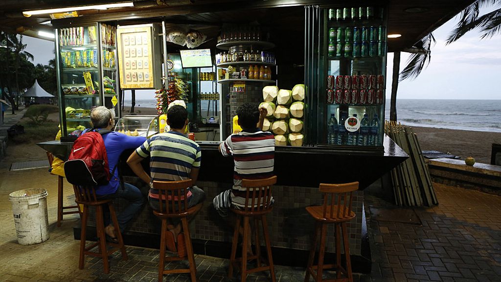 También en los bares el fútbol era el protagonista