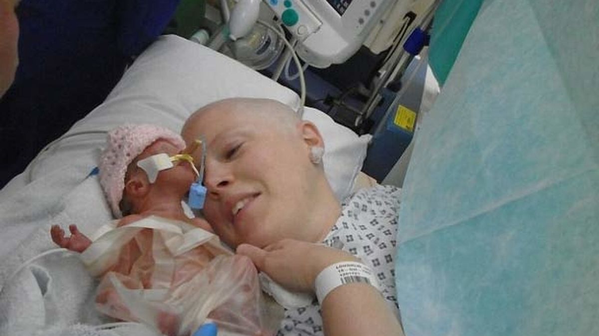 Heidi Loughlin retrasa la quimioterapia para poder tener a su bebé