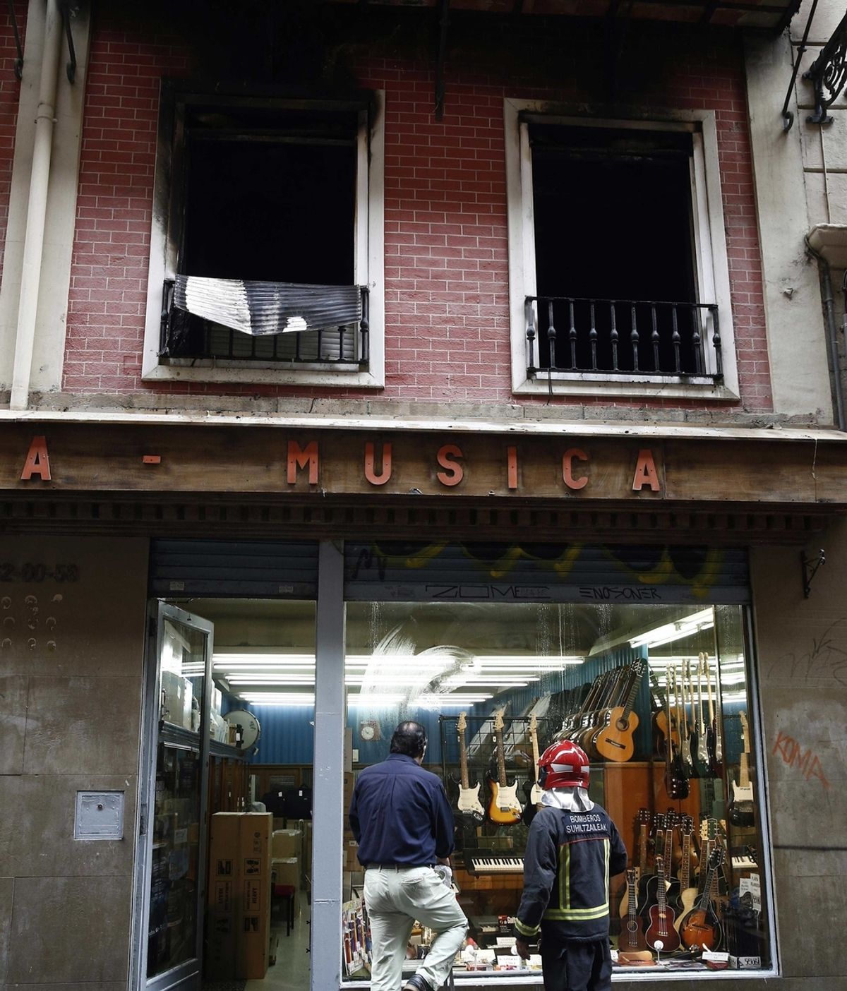 Fachada de la vivienda de Pamplona donde ha muerto una mujer debido a un incendio