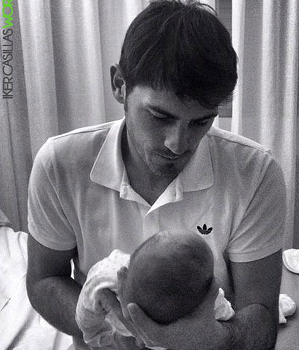 Iker presenta a su hijo Martín