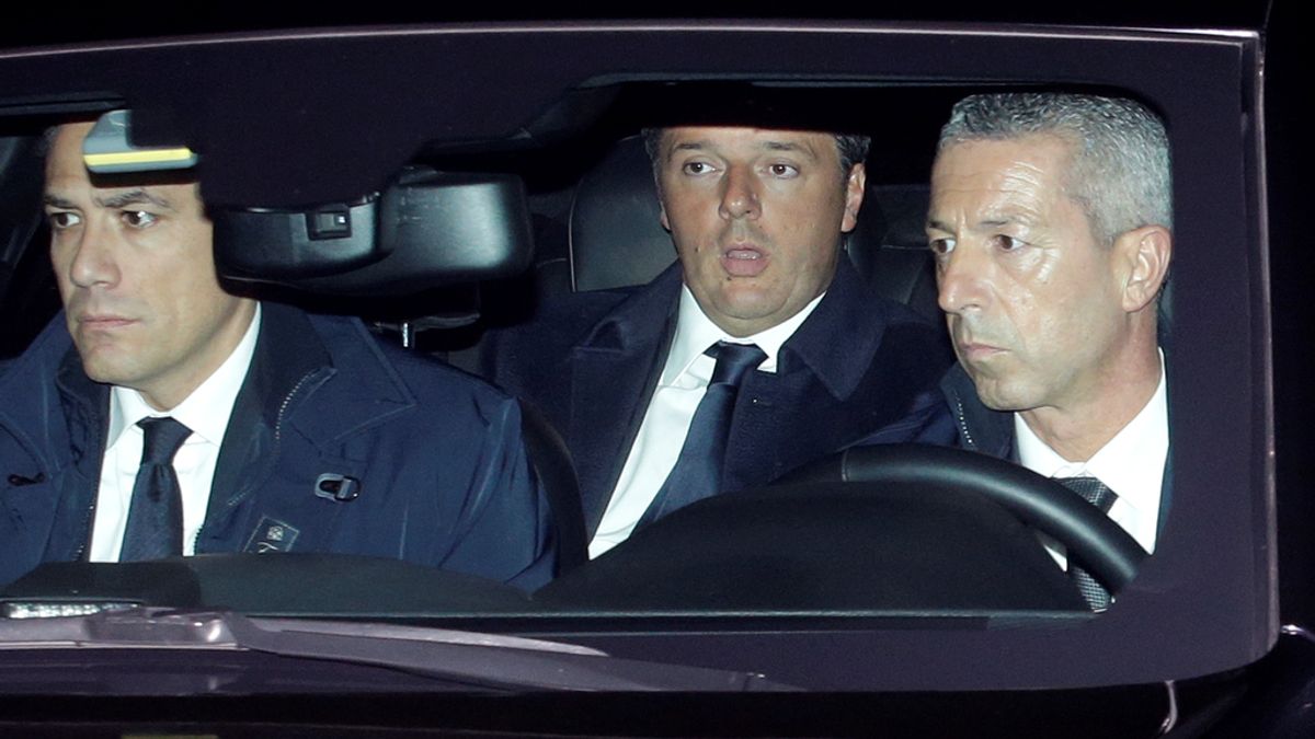 Mateo Renzi y Sergio Mattarella llegal al Palacio Presidencial del Quirinal