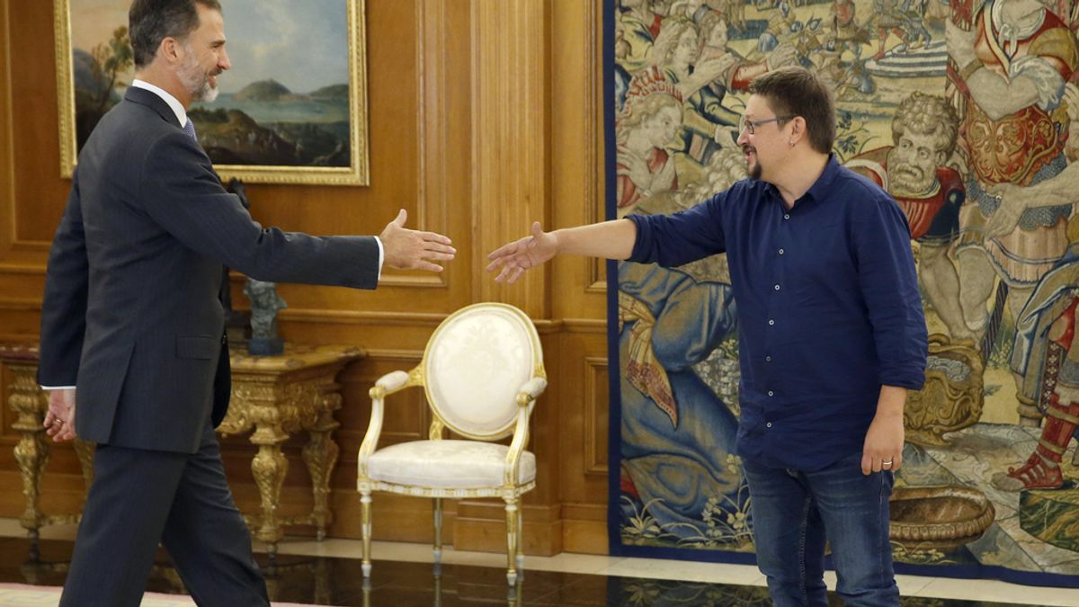 El rey recibe a  Xavier Domènech, representante de En Comú Podem en Zarzuela