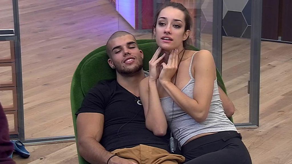 ¿Quién le gusta a Adara?