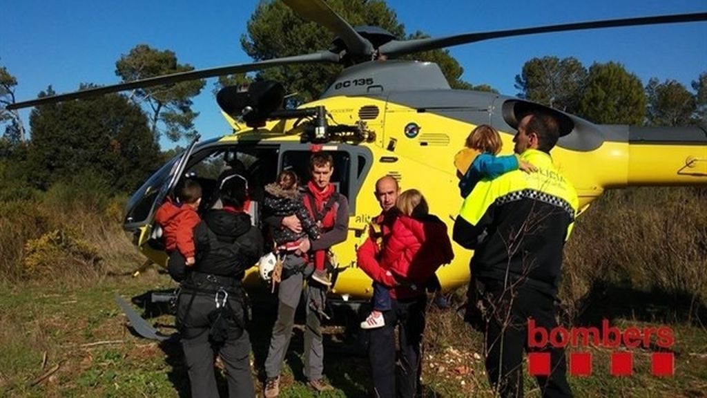 Encuentran a cuatro niños de tres años perdidos en una zona boscosa de Barcelona